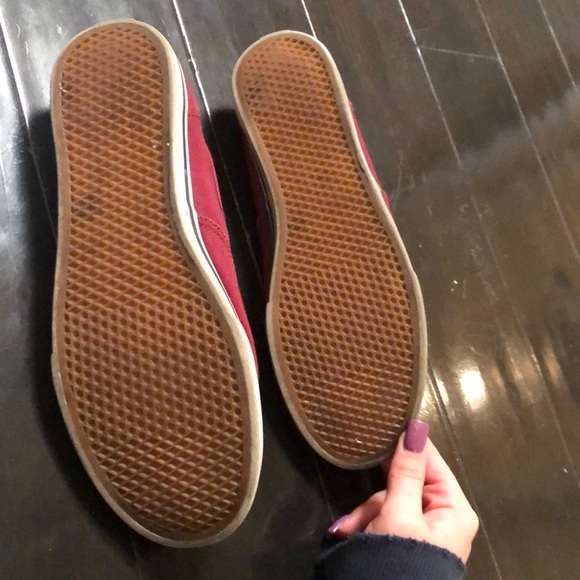 Red vans - Picture 3 of 5